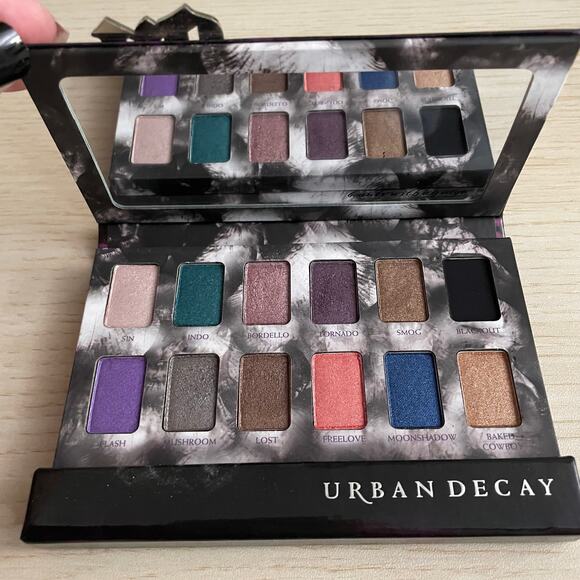 Urban Decay Shadow Box Eyeshadow Palette - Picture 2 of 3